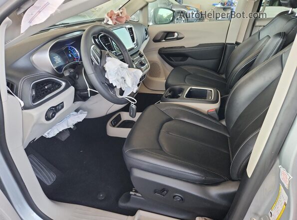 2C4RC1S79RR137570 2024 CHRYSLER PACIFICA Silver 
