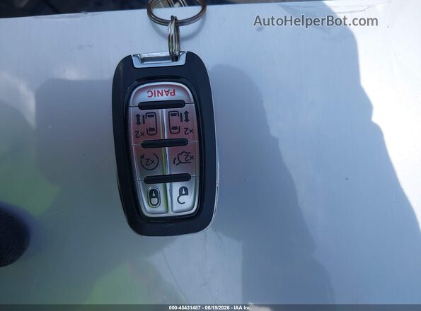 2C4RC1S7XRR160811 2024 CHRYSLER PACIFICA White Widok deski rozdzielczej