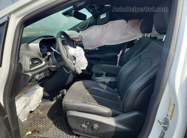 2C4RC3BG1TR174180 2026 CHRYSLER PACIFICA White Front interior view