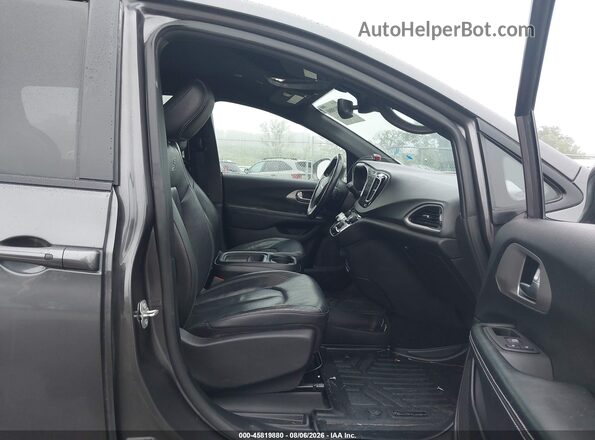 2C4RC3BG9LR282742 2020 CHRYSLER PACIFICA Gray Widok wnętrza z przodu
