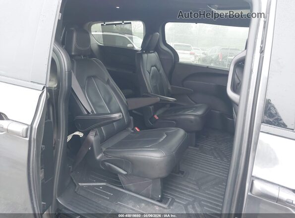 2C4RC3BG9LR282742 2020 CHRYSLER PACIFICA Gray Widok naklejki z numerem VIN