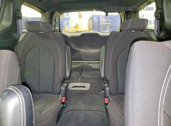 2C4RC3FG2MR529952 2021 CHRYSLER PACIFICA Gray Vista de los asientos traseros