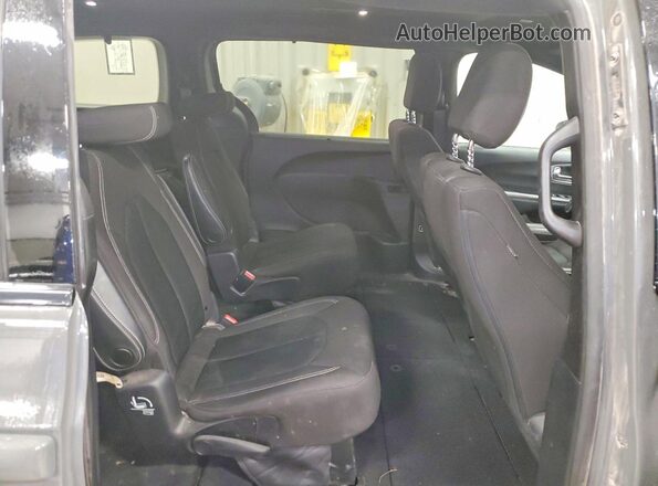 2C4RC3FG2MR529952 2021 CHRYSLER PACIFICA Gray Vista interior trasera