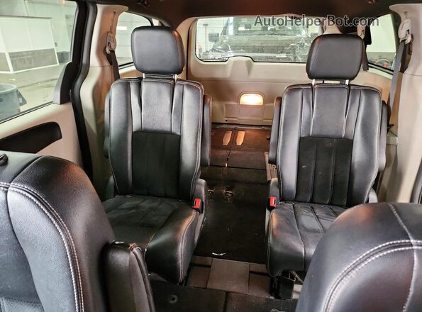 2C4RDGCG1HR664502 2017 DODGE GRAND Black Rear seats view