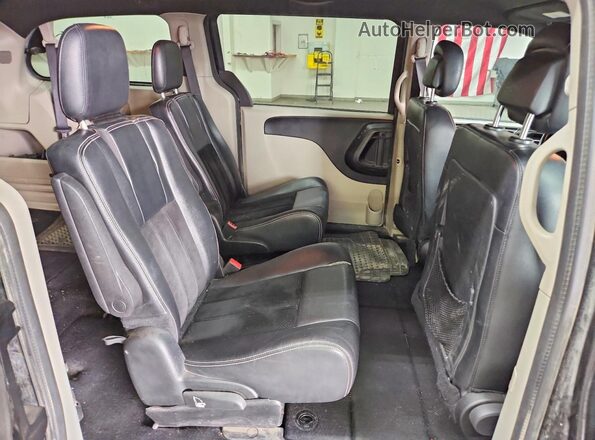 2C4RDGCG1HR664502 2017 DODGE GRAND Black Rear interior view
