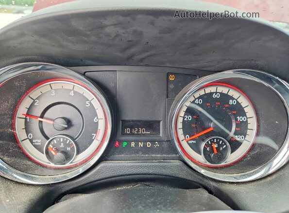 2C4RDGCG1JR191609 2018 DODGE GRAND Красный Вид щитка приборов