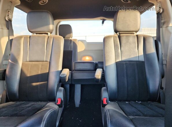 2C4RDGCG1JR192372 2018 DODGE GRAND Gray Rear seats view