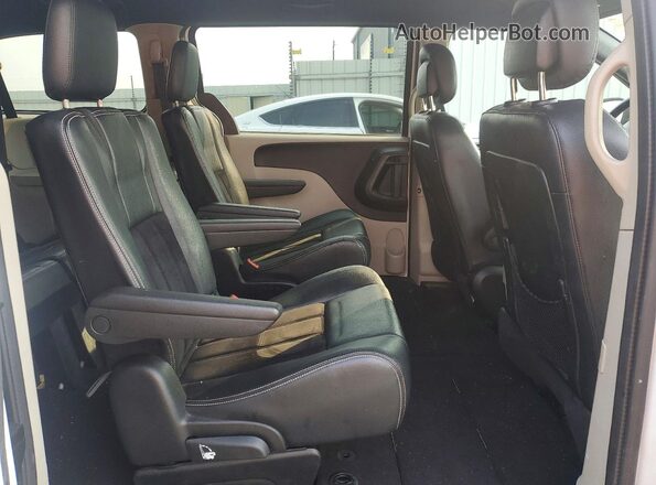 2C4RDGCG3HR735957 2017 DODGE GRAND Белый Вид задней части салона