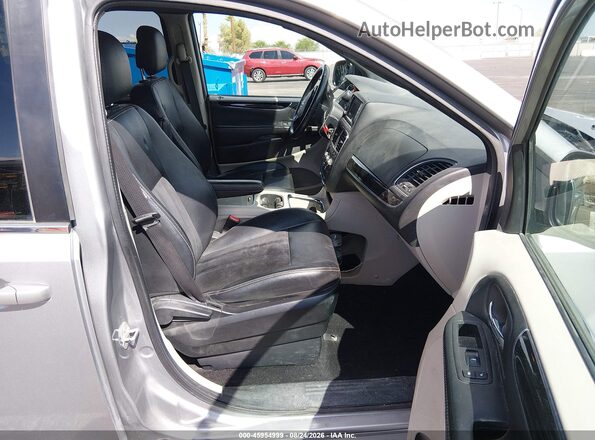2C4RDGCG3JR136174 2018 DODGE GRAND CARAVAN Silver Widok wnętrza z przodu