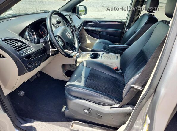 2C4RDGCG3JR298550 2018 DODGE GRAND Серебряный Вид салона спереди