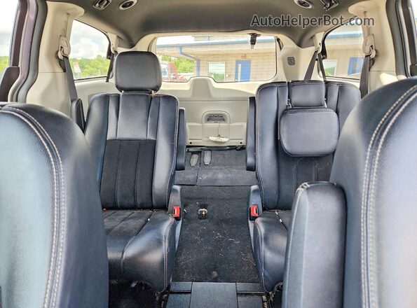 2C4RDGCG3JR298550 2018 DODGE GRAND Серебряный Вид задних сидений