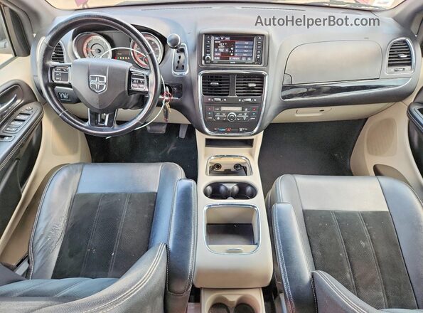 2C4RDGCG4HR649704 2017 DODGE GRAND Maroon Dashboard view