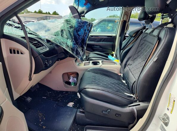 2C4RDGCG4HR666261 2017 DODGE GRAND White Front interior view
