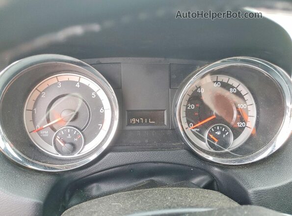 2C4RDGCG4JR268652 2018 DODGE GRAND Burgundy Vista del cuadro de instrumentos
