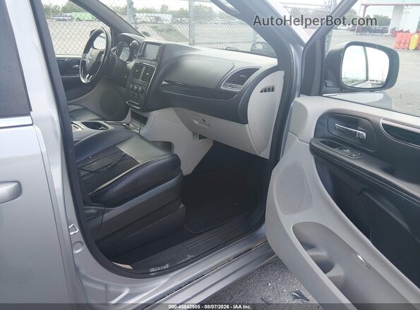 2C4RDGCG4KR735957 2019 DODGE GRAND CARAVAN Silver Vista interior delantera