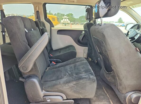 2C4RDGCG5GR273366 2016 DODGE GRAND Gray Widok wnętrza z tyłu
