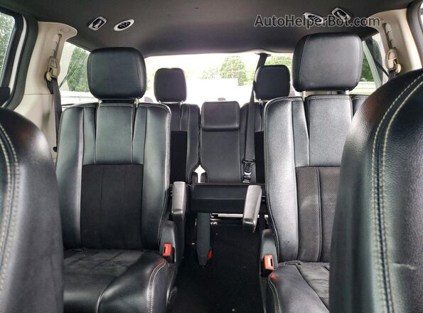 2C4RDGCG5HR546646 2017 DODGE GRAND White Rear seats view