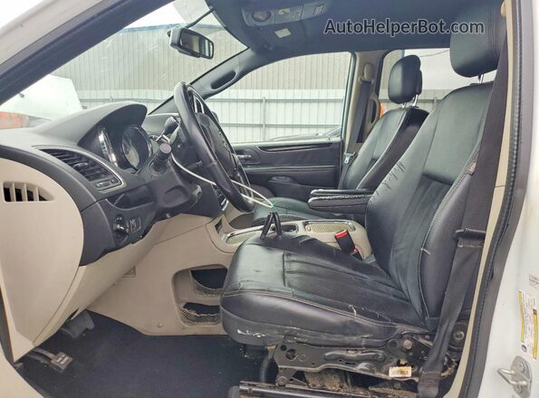 2C4RDGCG5HR546646 2017 DODGE GRAND White Front interior view