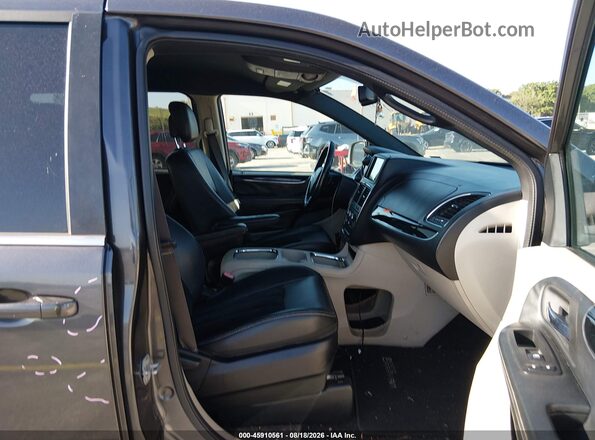 2C4RDGCG5HR574236 2017 DODGE GRAND CARAVAN Серый Вид салона спереди