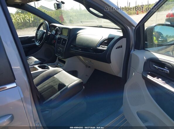 2C4RDGCG7HR637420 2017 DODGE GRAND CARAVAN Серый Вид салона спереди