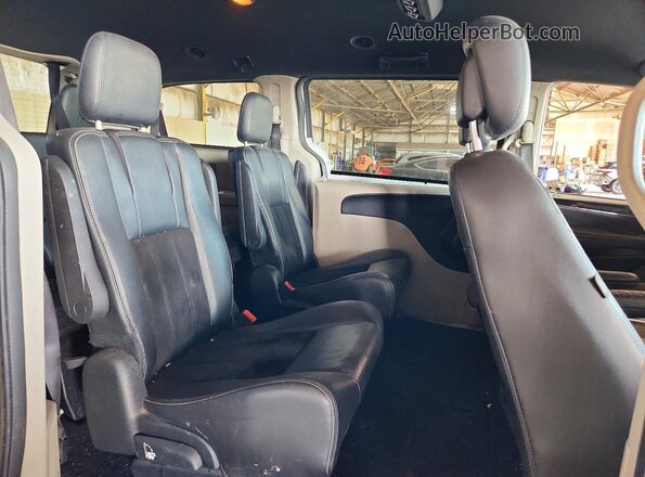 2C4RDGCG7HR735816 2017 DODGE GRAND Белый Вид задней части салона
