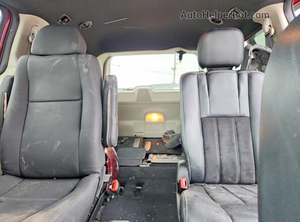 2C4RDGCG7HR807159 2017 DODGE GRAND Burgundy Rear seats view