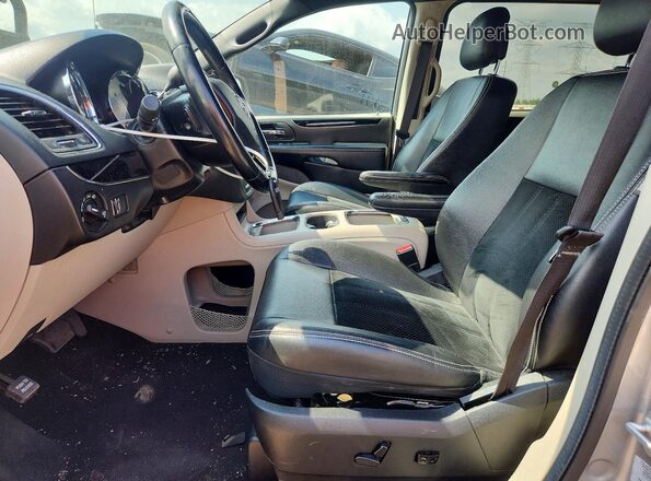 2C4RDGCG8HR600604 2017 DODGE GRAND Silver Front interior view