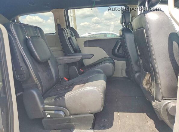 2C4RDGCG8HR847993 2017 DODGE GRAND Silver Widok tylnych siedzeń