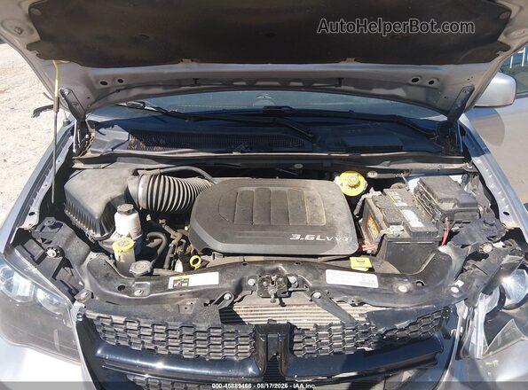 2C4RDGCG8JR162320 2018 DODGE GRAND CARAVAN Silver Vista trasera
