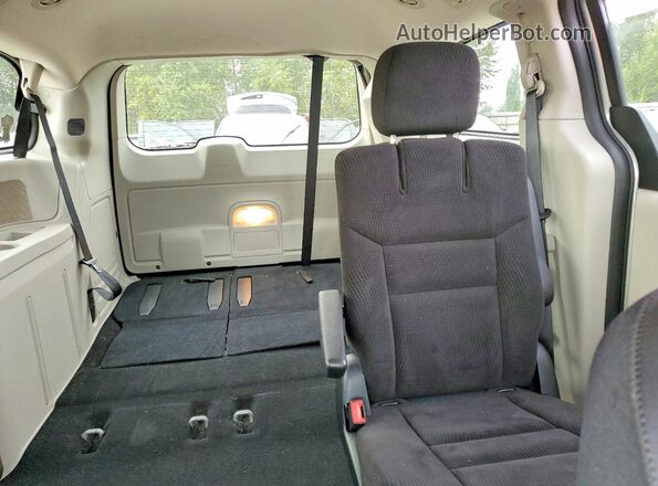 2C4RDGCG9GR333679 2016 DODGE GRAND Silver Rear seats view