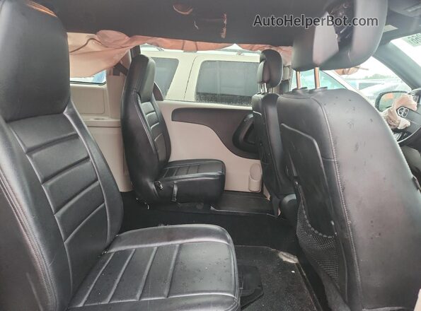 2C4RDGCG9HR678423 2017 DODGE GRAND Red Widok wnętrza z tyłu