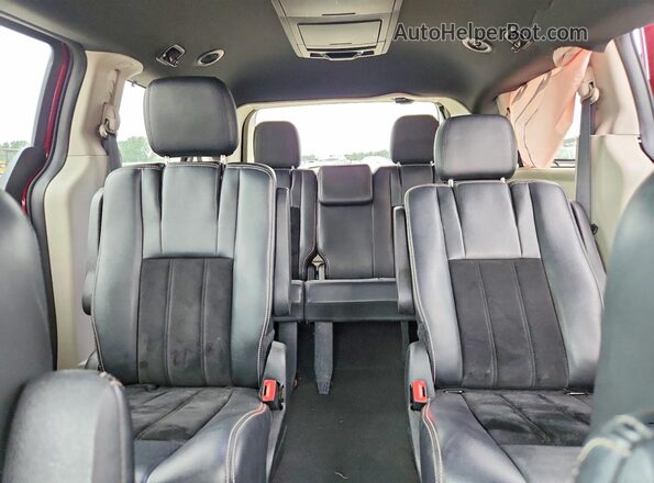2C4RDGCG9HR730987 2017 DODGE GRAND Red Widok tylnych siedzeń