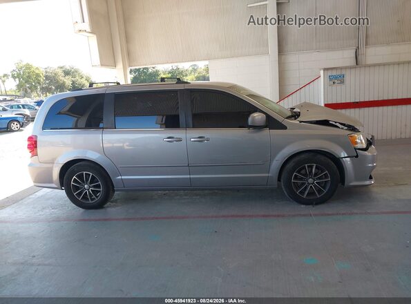 2C4RDGCG9HR845301 2017 DODGE GRAND CARAVAN Silver უკანა სალონის ხედი