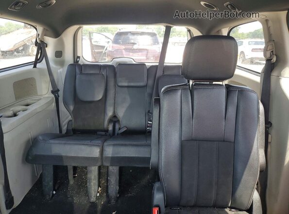 2C4RDGCGXKR600952 2019 DODGE GRAND White Rear seats view