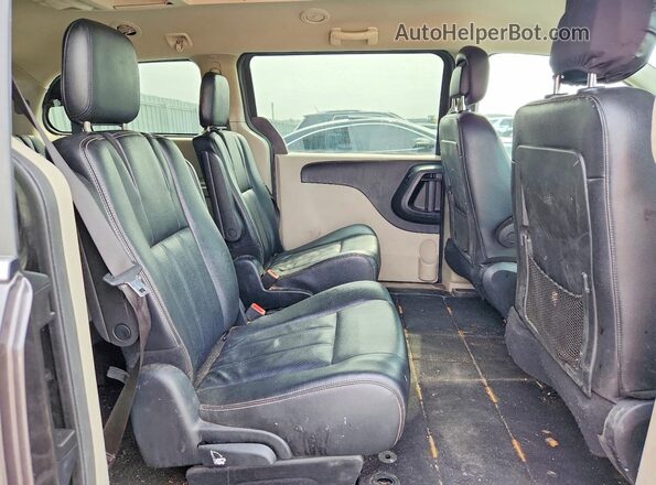 2C4RDGDG2LR191975 2020 DODGE GRAND Gray Rear interior view