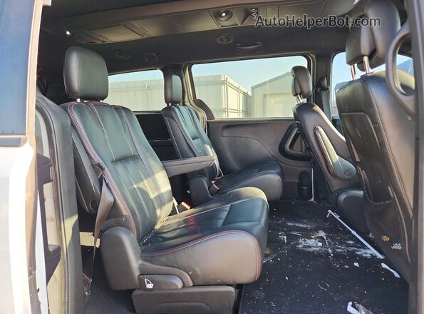 2C4RDGEG3GR224972 2016 DODGE GRAND White Rear interior view
