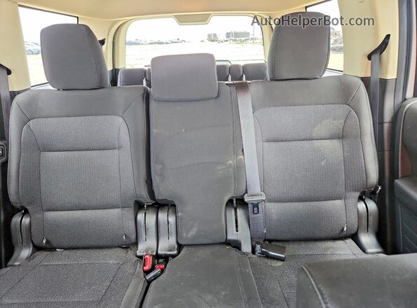 2FMGK5B82KBA32163 2019 FORD FLEX Silver Հետևի նստատեղերի տեսք