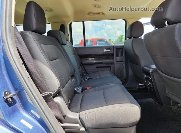 2FMGK5C81JBA10488 2018 FORD FLEX Blue Vista interior trasera