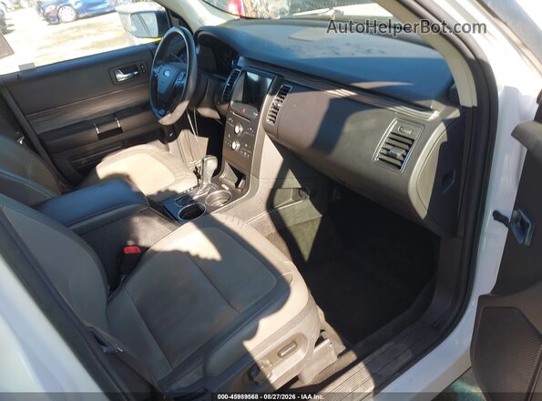 2FMGK5C89HBA04089 2017 FORD FLEX Белый Вид салона спереди
