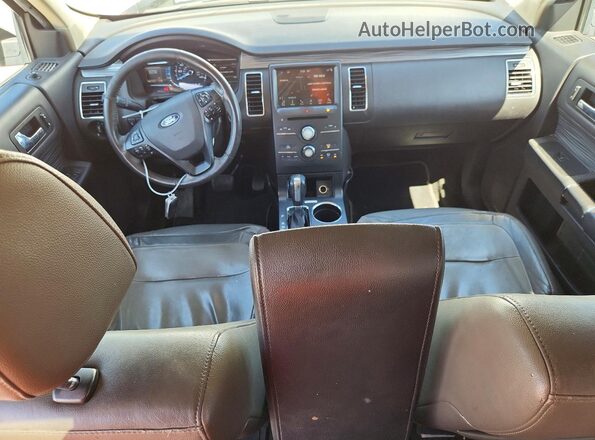 2FMGK5C8XHBA10404 2017 FORD FLEX Серебряный Вид панели приборов