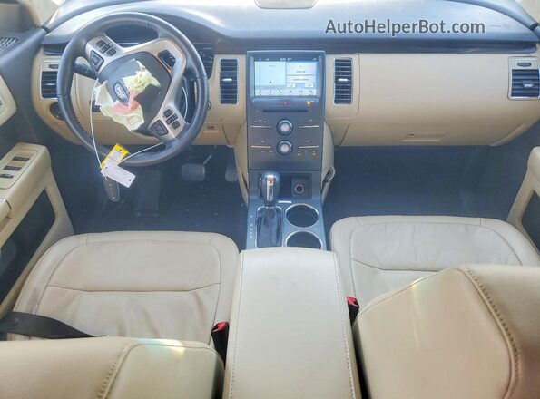 2FMGK5C8XJBA08318 2018 FORD FLEX Белый Вид панели приборов