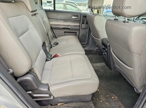 2FMGK5C8XJBA19738 2018 FORD FLEX Silver Вид задніх сидінь