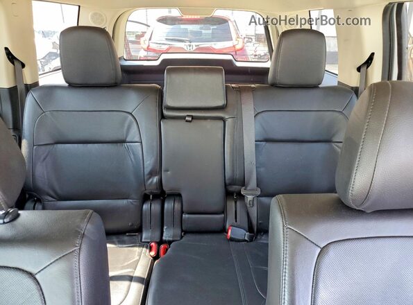 2FMGK5D81JBA12532 2018 FORD FLEX Silver Вид задніх сидінь