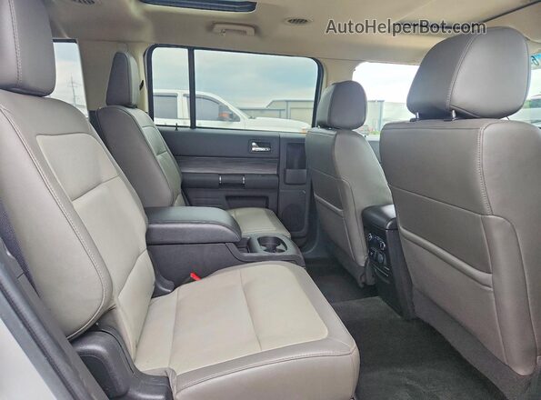2FMHK6DT8GBA21364 2016 FORD FLEX Gray Widok wnętrza z tyłu