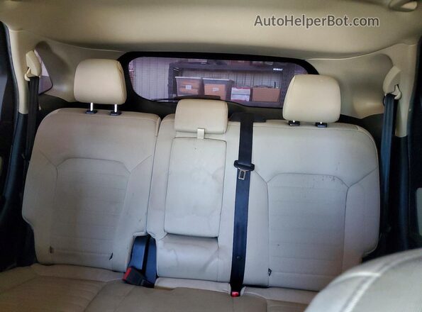 2FMPK3G91JBB25468 2018 FORD EDGE Silver Widok tylnych siedzeń