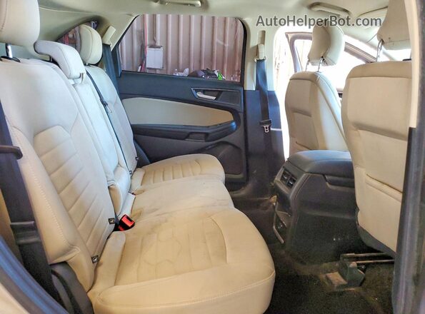 2FMPK3G91JBB25468 2018 FORD EDGE Silver Widok wnętrza z tyłu