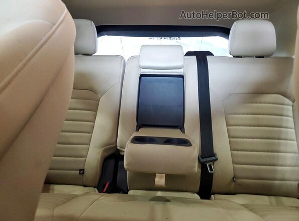 2FMPK3G98LBB07004 2020 FORD EDGE White Widok tylnych siedzeń