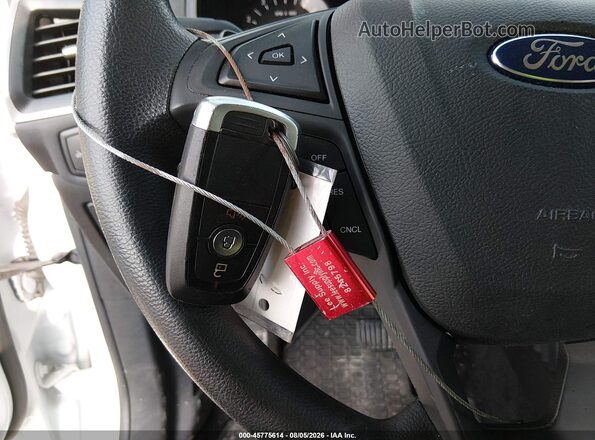 2FMPK3G9XHBC43660 2017 FORD EDGE Белый Вид панели приборов