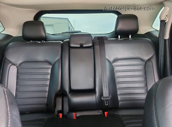 2FMPK3J91HBB71837 2017 FORD EDGE Gray Widok tylnych siedzeń