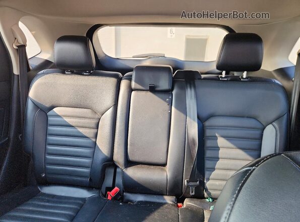 2FMPK3J95JBB64430 2018 FORD EDGE Gray Rear seats view